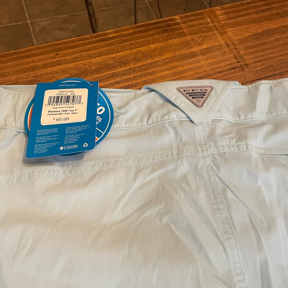 NWT Women’s 16 Columbia Light Blue Shorts Casual Lightweight Design
